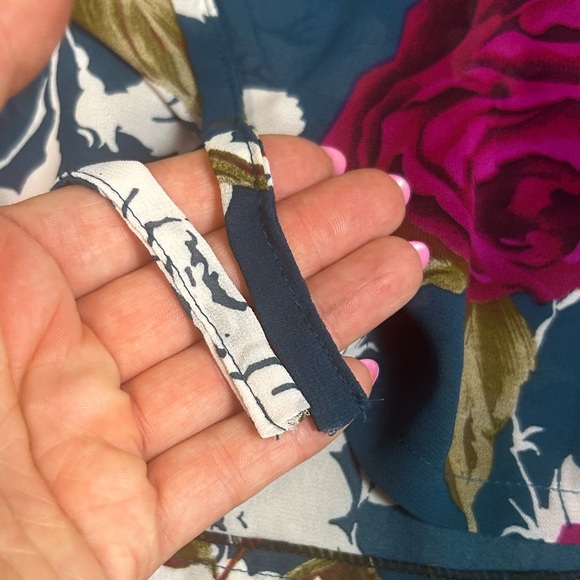 Sheer Tie Waist Floral Blousese - Picture 6 of 8